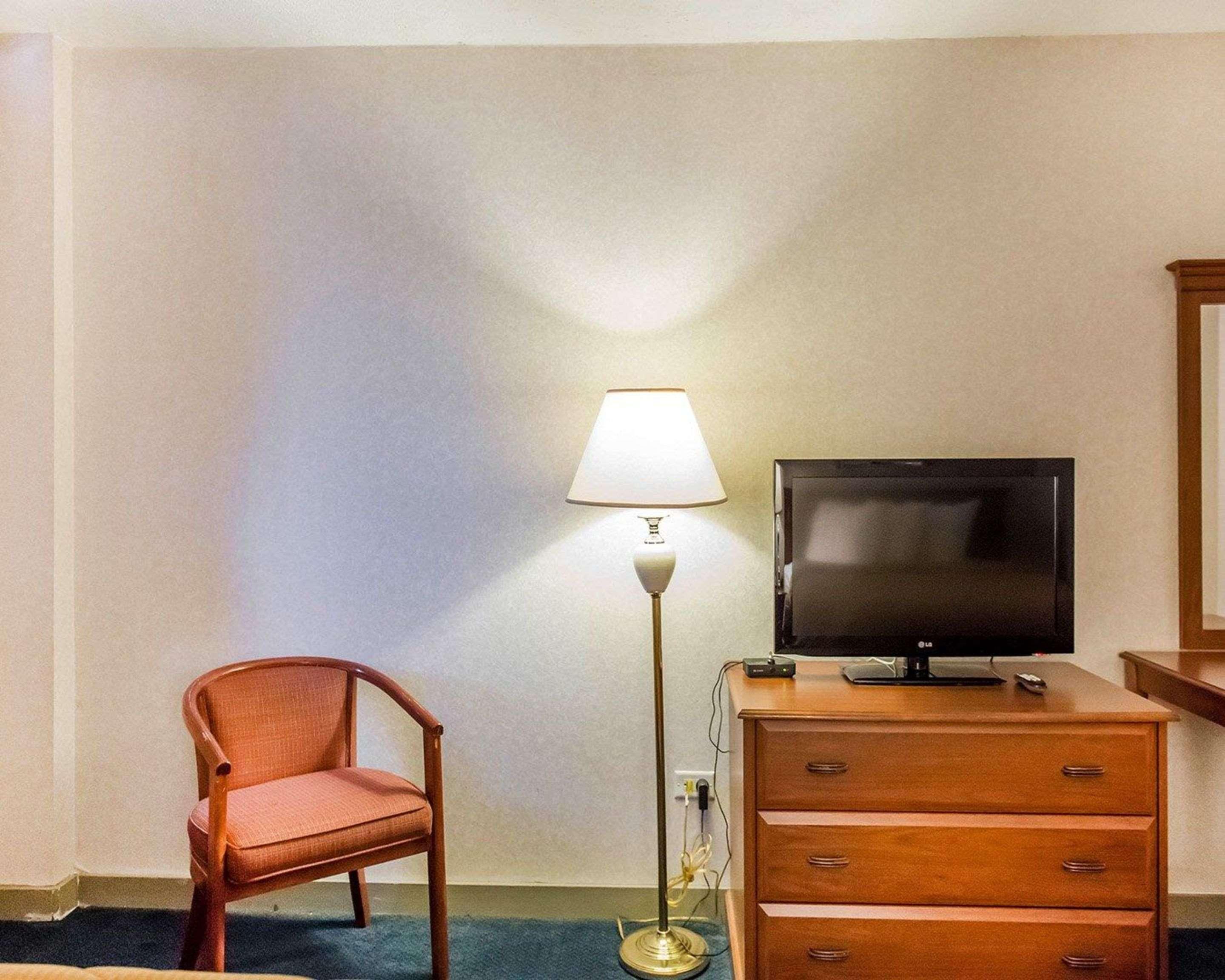 Econo Lodge Smiths Falls Esterno foto