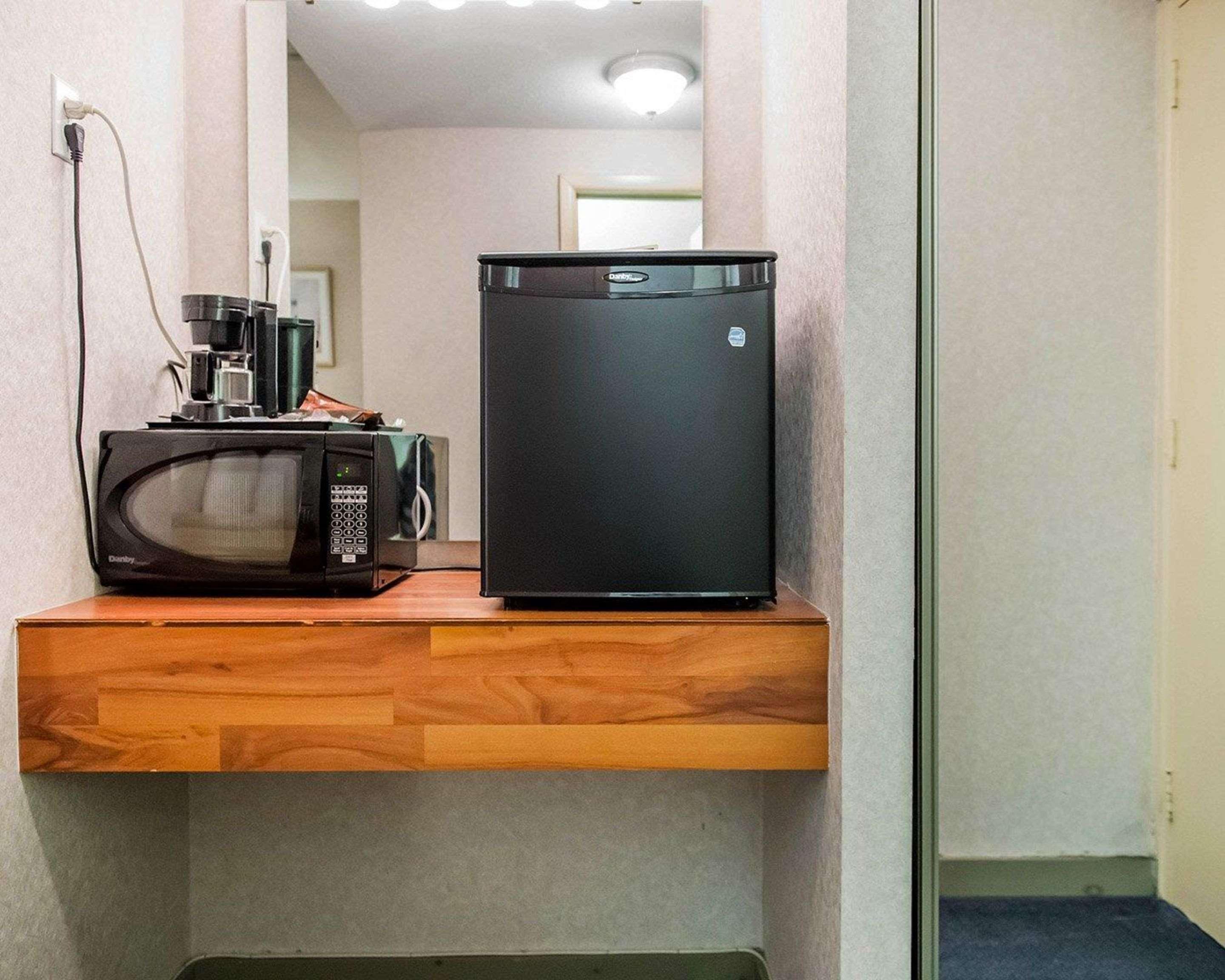 Econo Lodge Smiths Falls Esterno foto