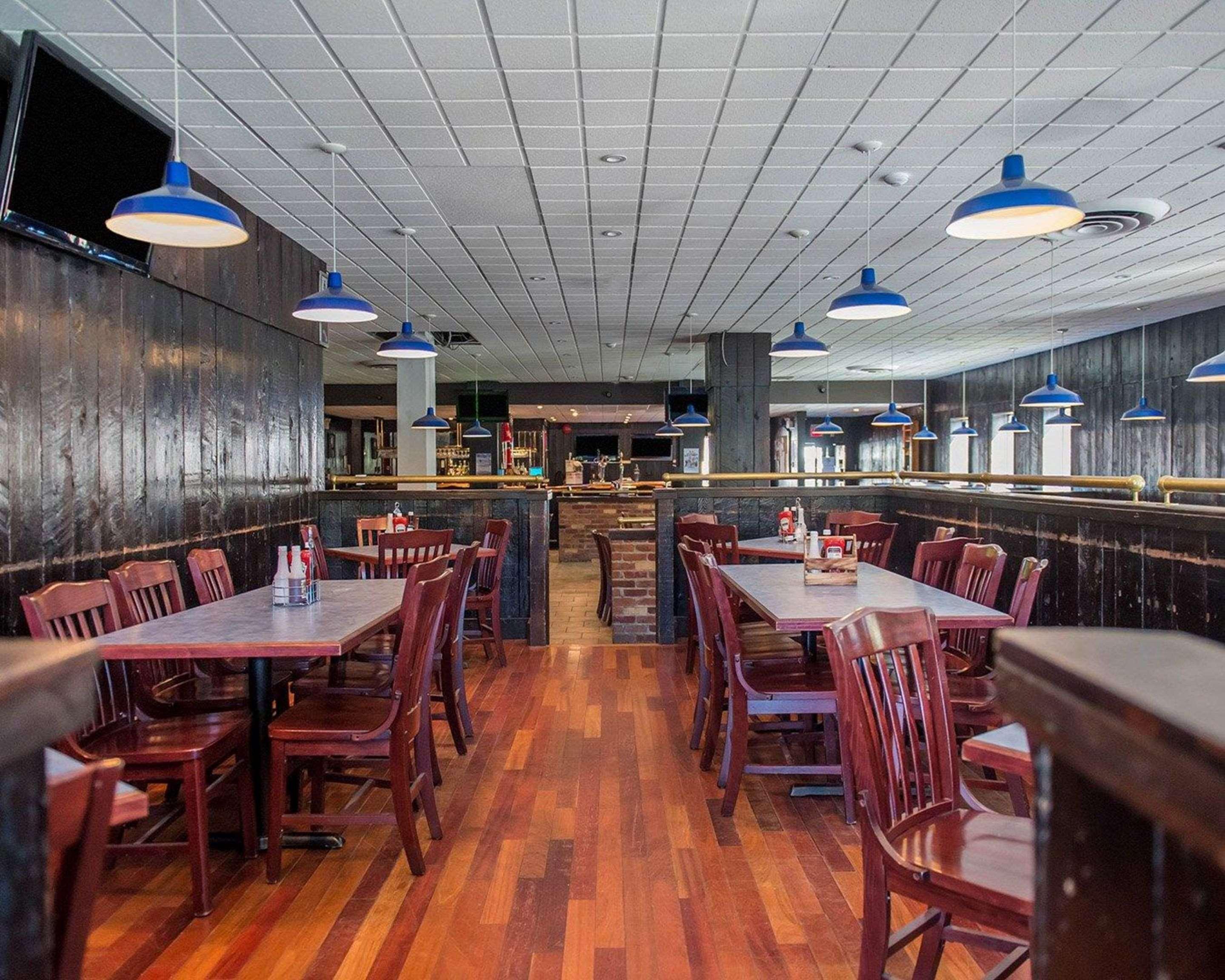 Econo Lodge Smiths Falls Esterno foto