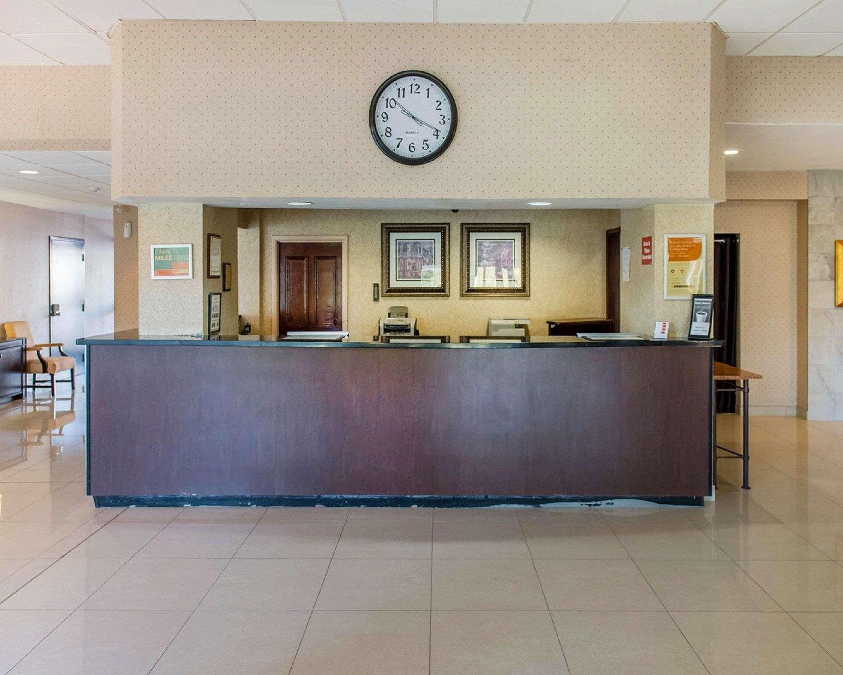 Econo Lodge Smiths Falls Esterno foto