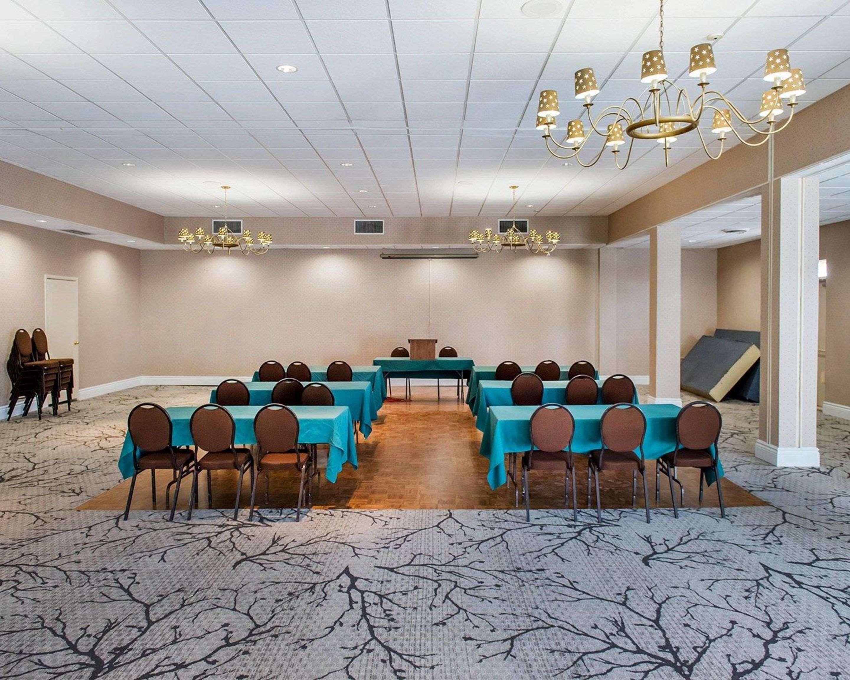 Econo Lodge Smiths Falls Esterno foto
