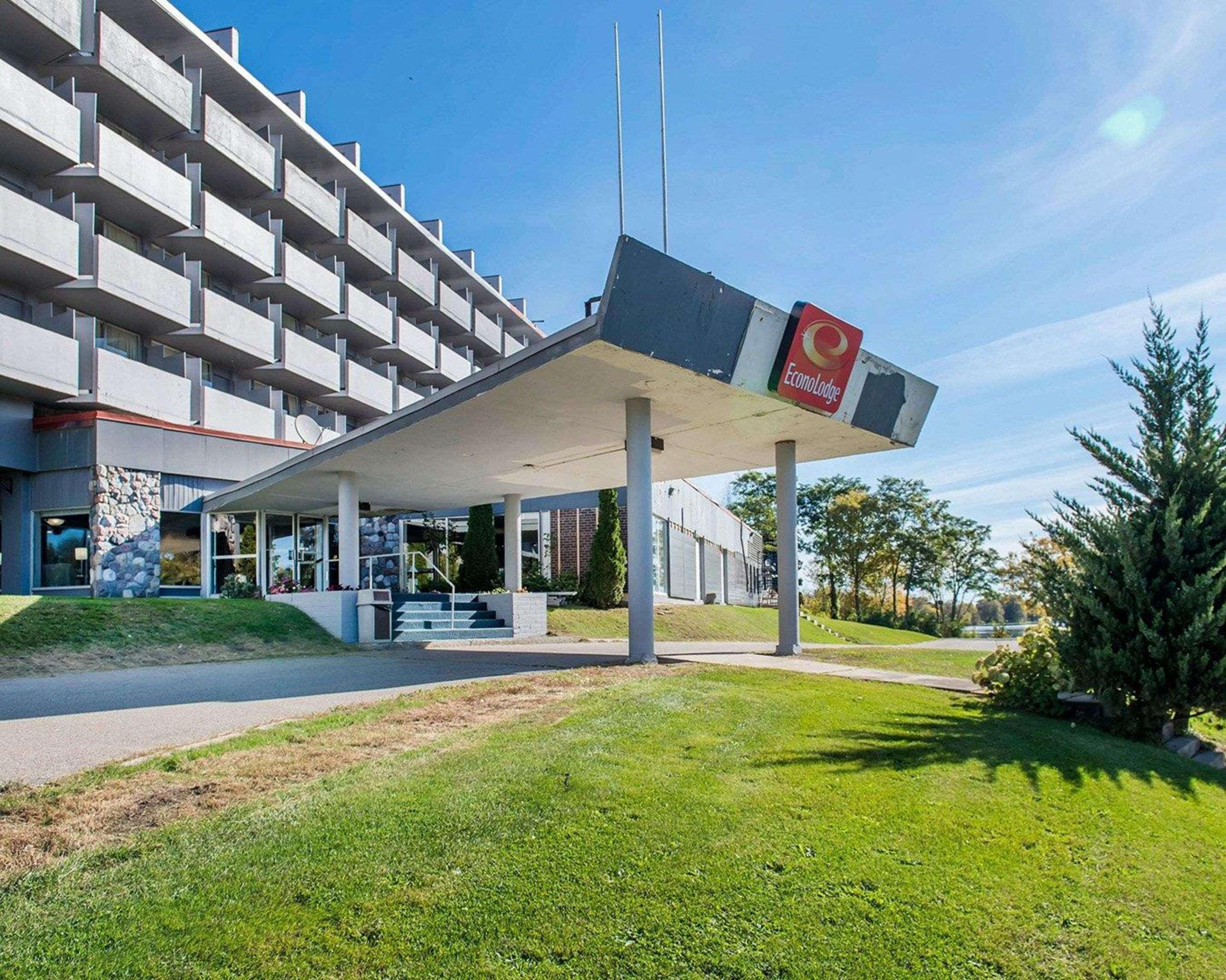 Econo Lodge Smiths Falls Esterno foto