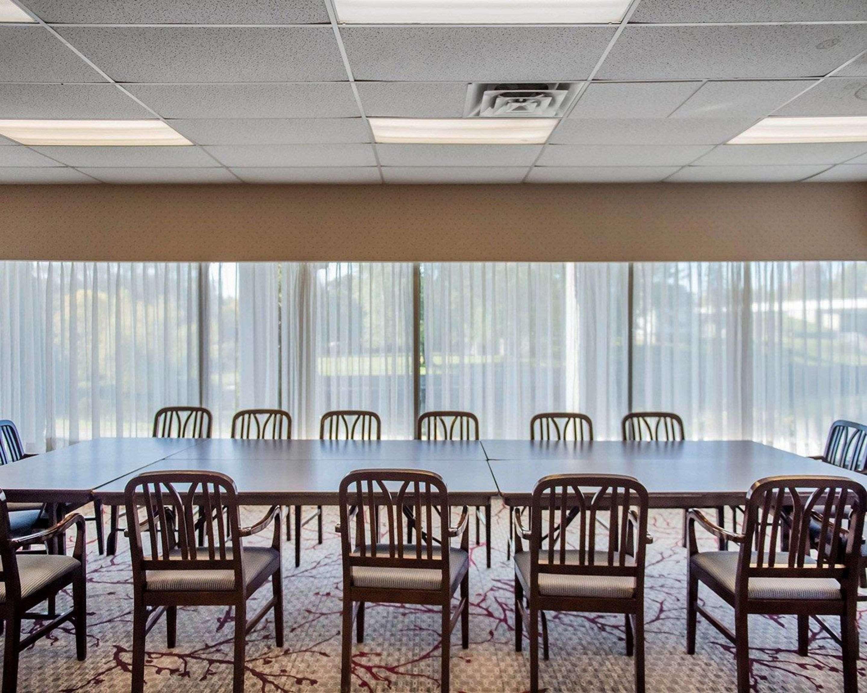 Econo Lodge Smiths Falls Esterno foto