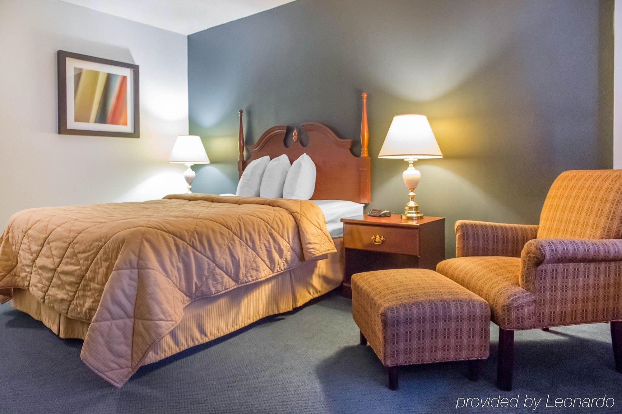 Econo Lodge Smiths Falls Esterno foto