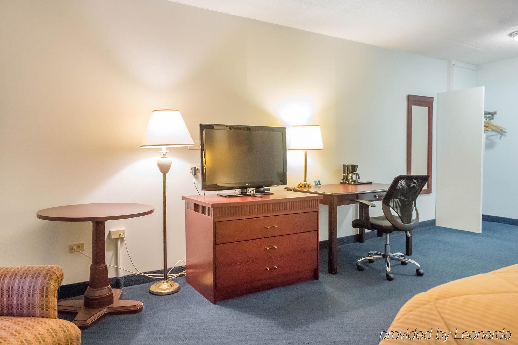 Econo Lodge Smiths Falls Esterno foto