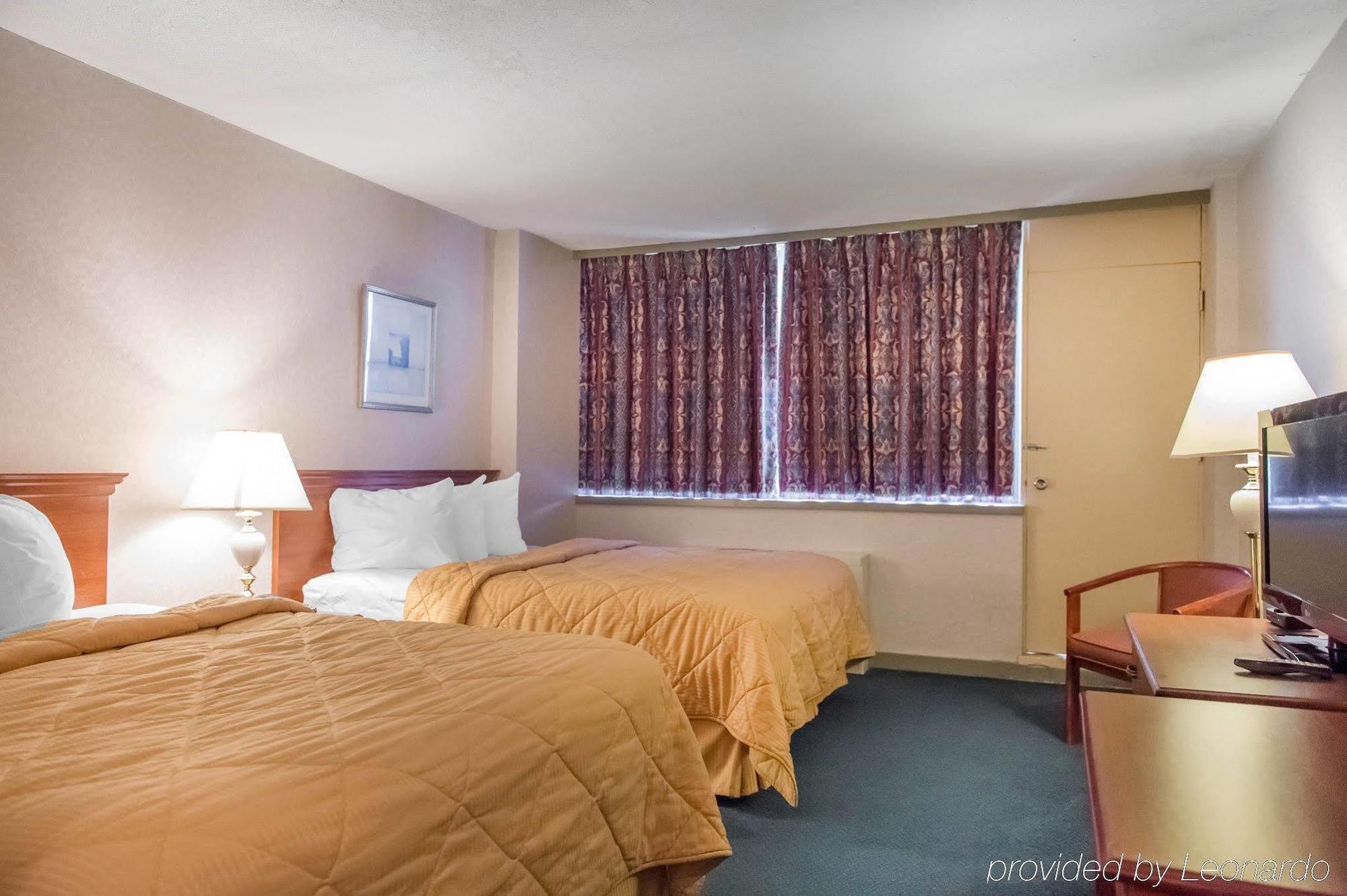 Econo Lodge Smiths Falls Esterno foto