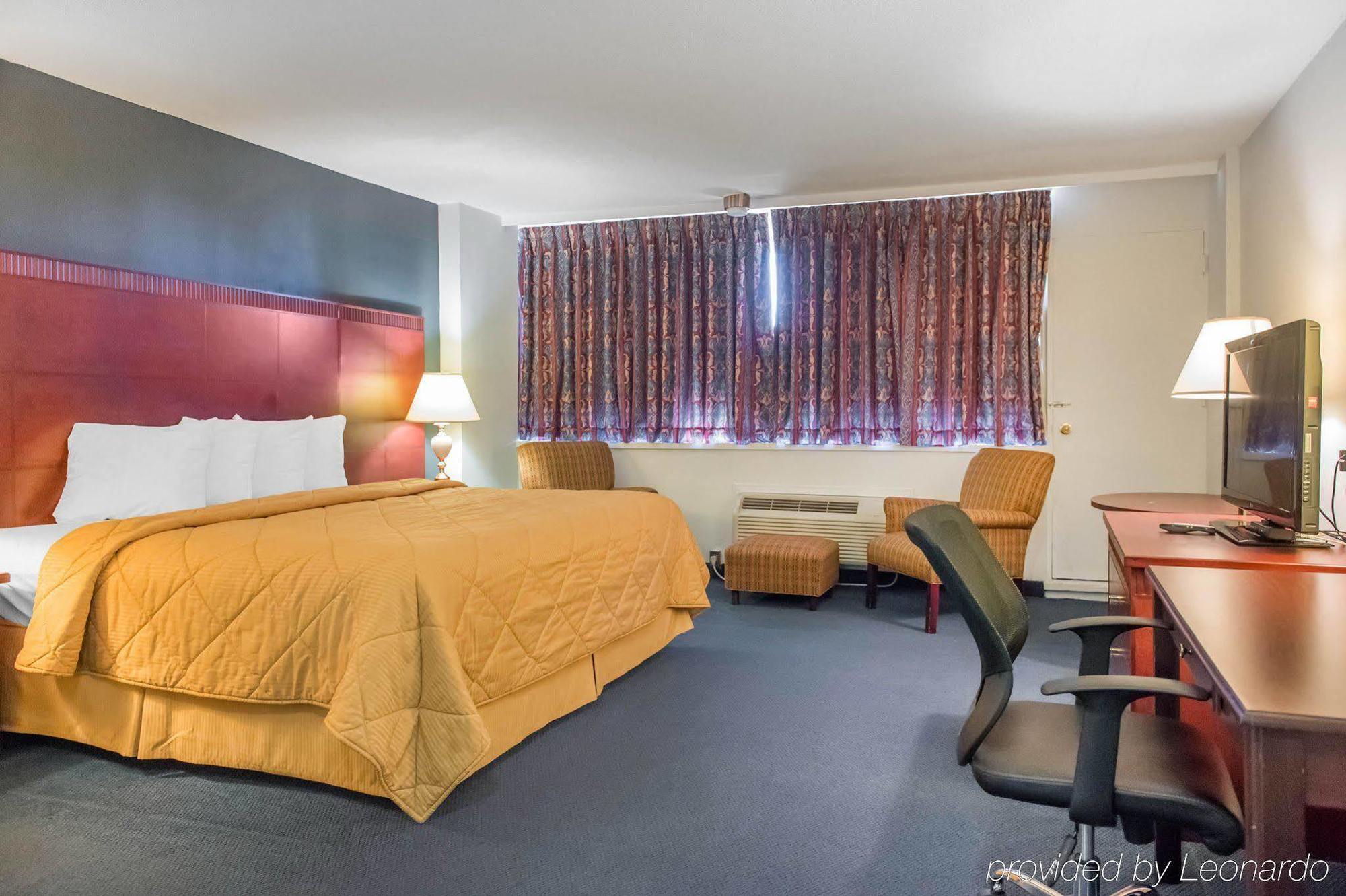 Econo Lodge Smiths Falls Esterno foto