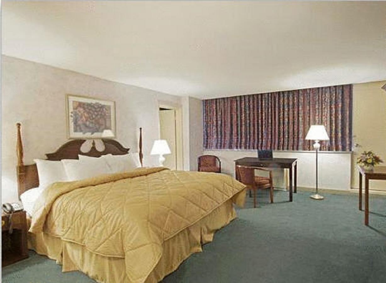 Econo Lodge Smiths Falls Esterno foto
