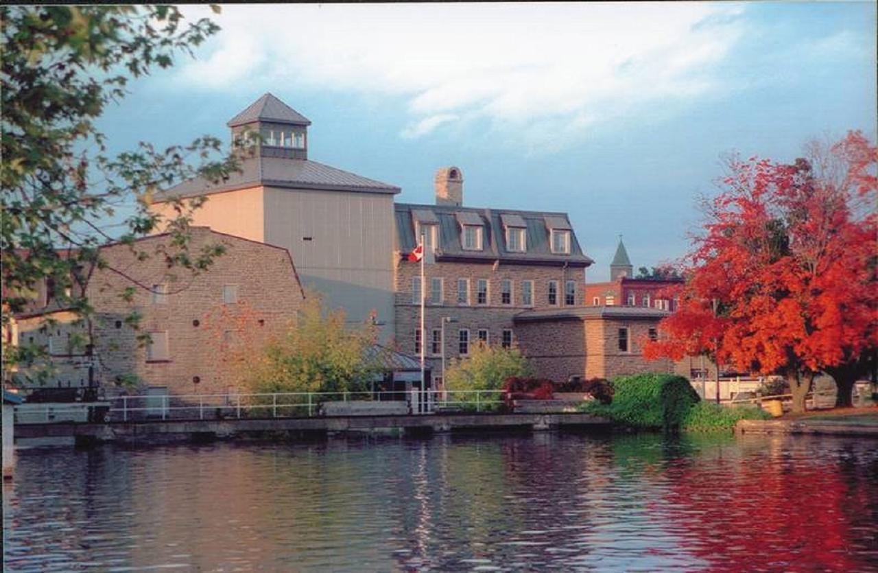 Econo Lodge Smiths Falls Esterno foto